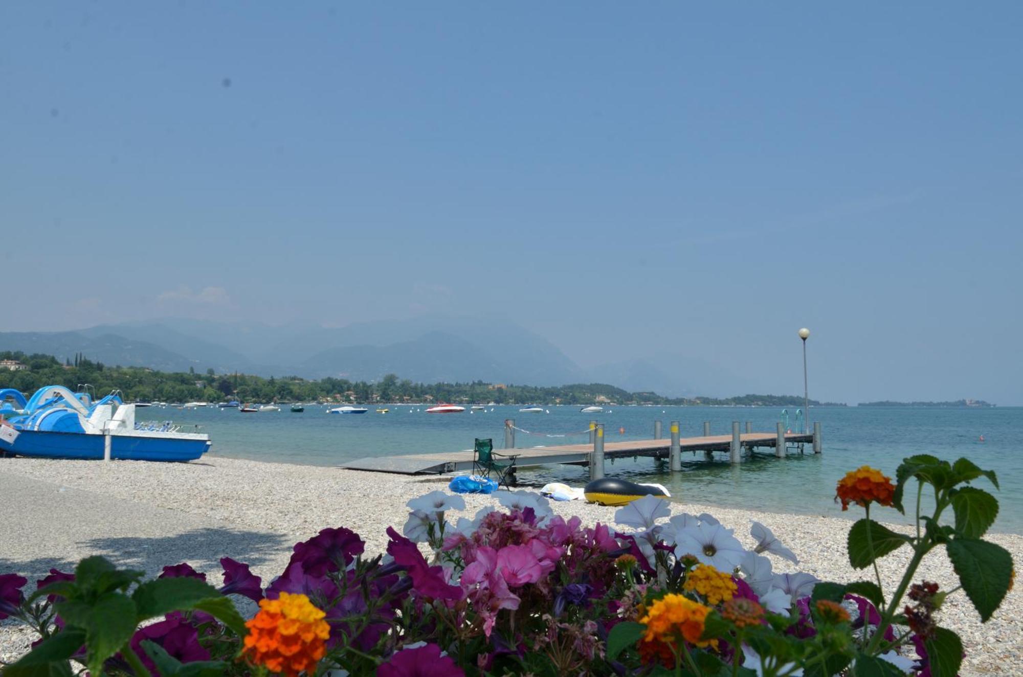 Bellerive Ristorante Albergo Manerba del Garda Exterior foto